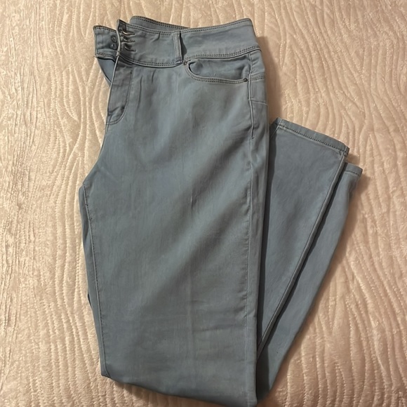 Wax Jean Light Blue| size 18 - Picture 2 of 4